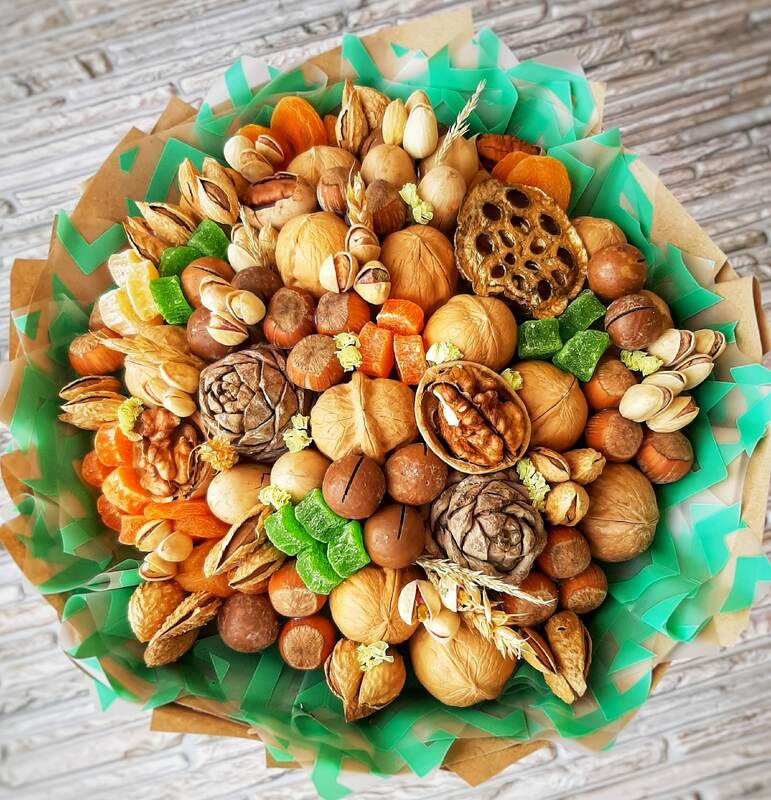 Sedobnyj-buket-158.-Bukety-iz-suhofruktov-i-orehov.jpg