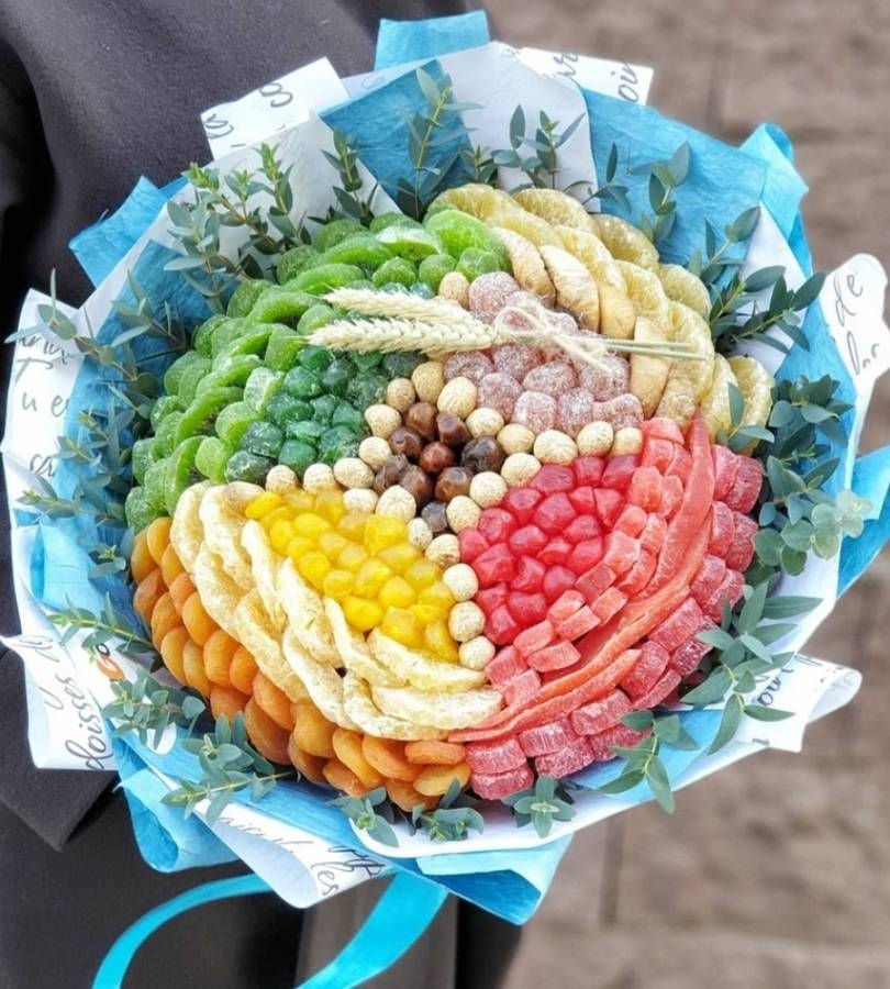 Sedobnyj-buket-168.-Bukety-iz-suhofruktov-i-orehov.jpg