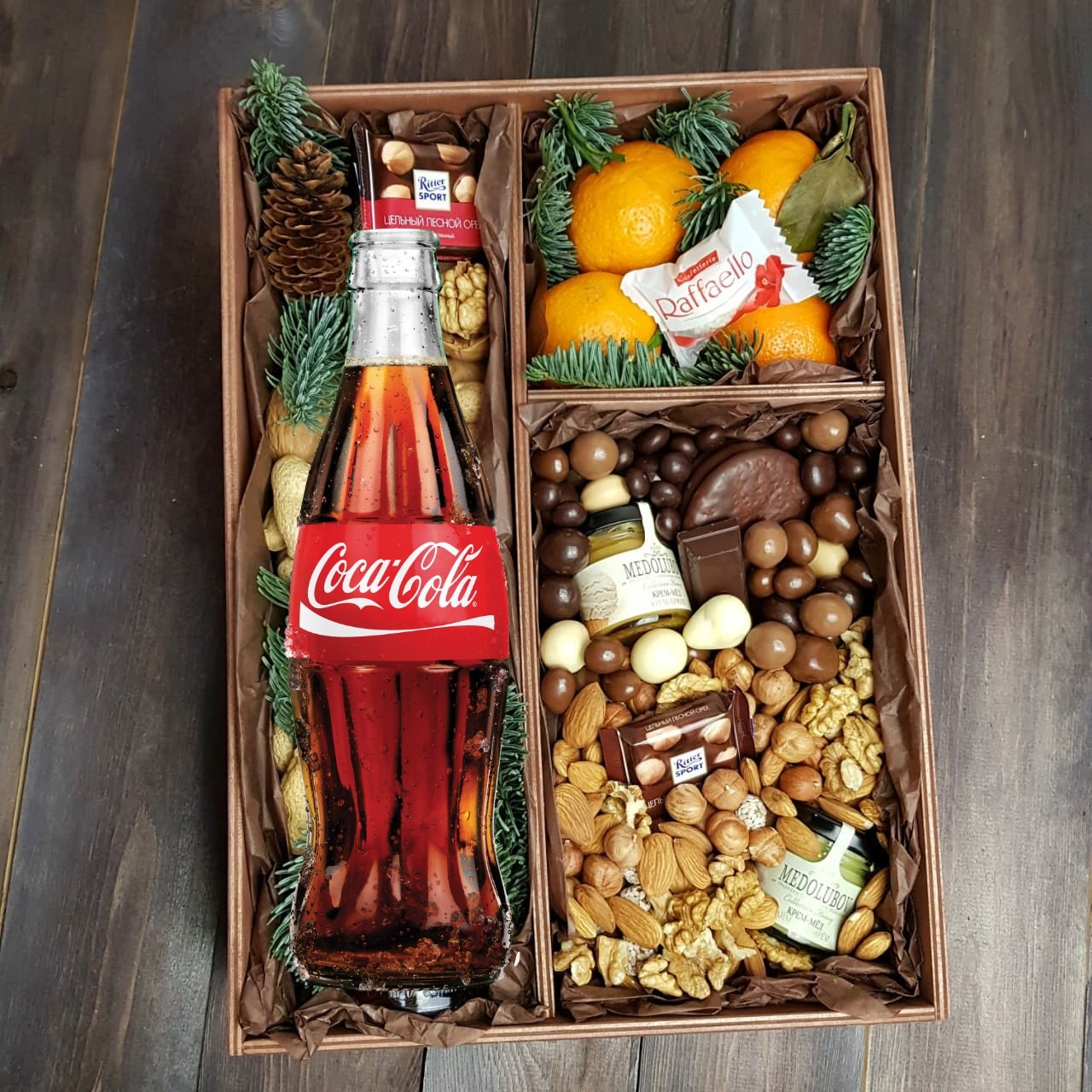 Sedobnyj-buket-211.-Bukety-iz-suhofruktov-v-derevyannom-yashhike.jpg