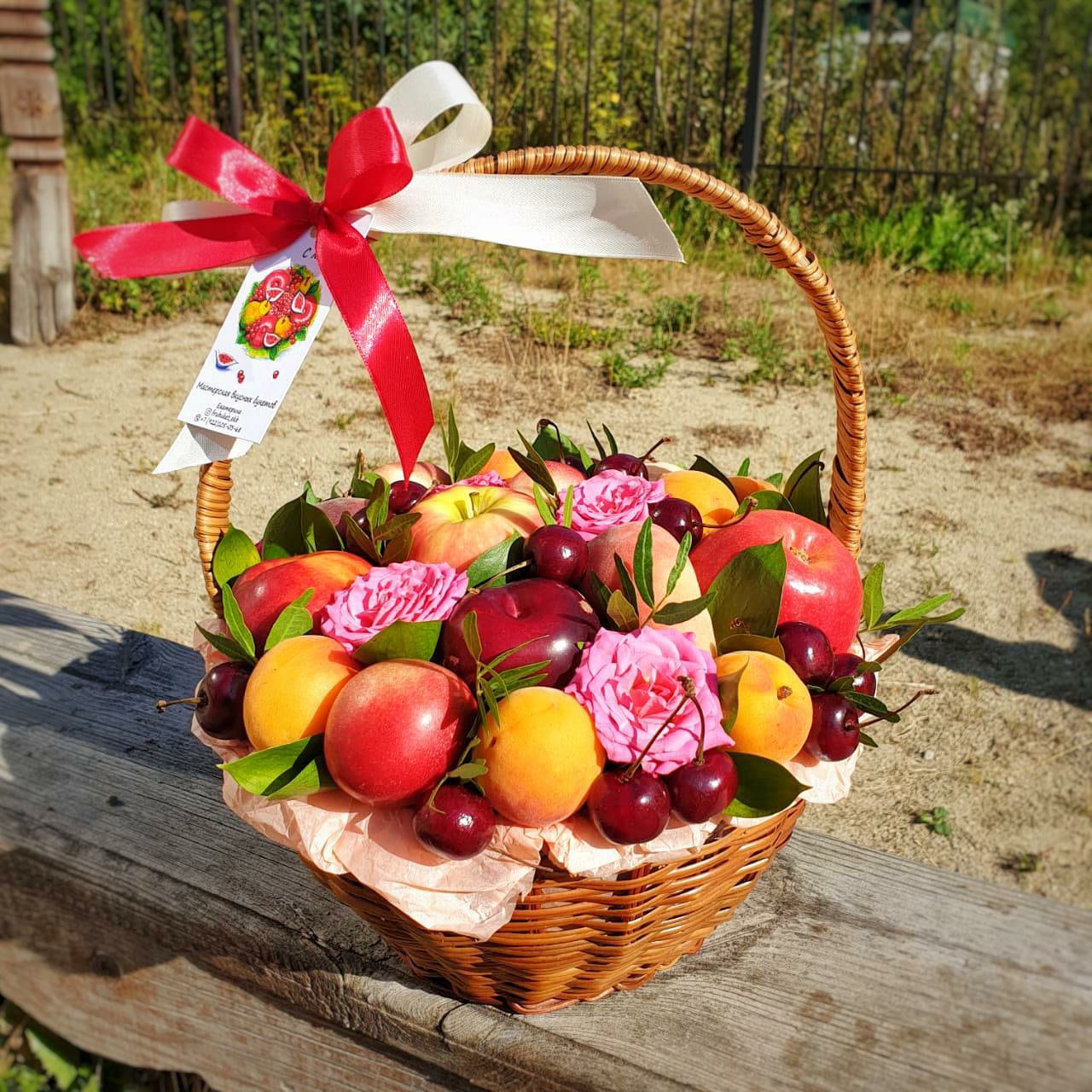 Sedobnyj-buket-244.-Korzina-s-fruktami.jpg